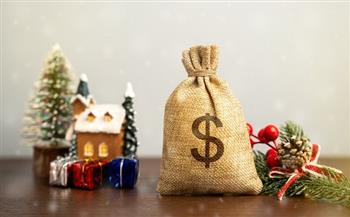 انخفاض ملحوظ في تبرعات الأمريكيين خلال موسم الكريسماس مع استمرار الضغوط الاقتصادية
