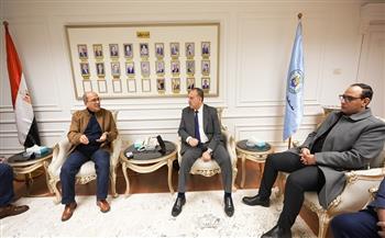 محافظ أسيوط يبحث مع رئيس القابضة للمياه الموقف التنفيذي لمشروعات "حياة كريمة"