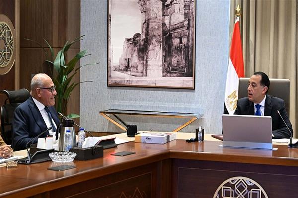 رئيس الوزراء يتابع أنشطة ومشروعات الهيئة العربية للتصنيع في مجال الصناعات المدنية والتدريب والتأهيل 