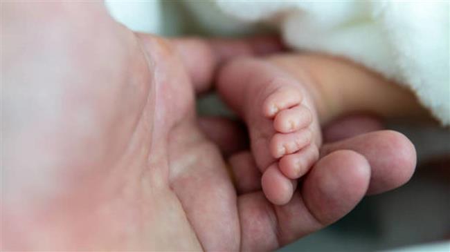 برودة أطراف طفلك جرس إنذار