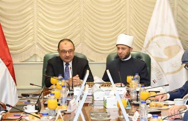وزيرا الأوقاف وقطاع الأعمال العام يبحثان تعزيز التعاون والتكامل في عدد من المجالات