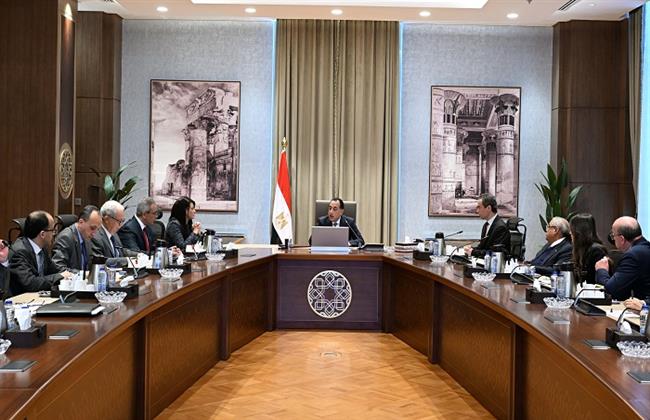 رئيس الوزراء يُتابع إجراءات رفع كفاءة أداء الهيئات الاقتصادية