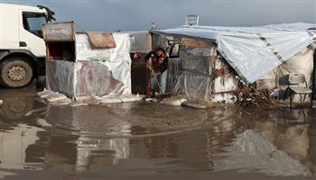 «الدفاع المدني» بغزة: القطاع يمر بواقع صعب جدًا جراء المنخفض الجوي الحالي