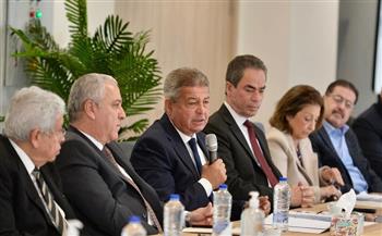 اللجنة الرئيسية لتطوير الإعلام المصري تناقش سبل إعداد التقرير النهائي للجنة في شكل توصيات قابلة للتنفيذ