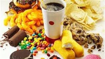 5 أطعمة ومشروبات قد تزيد من قلقك وطرق للتعامل معها بوعي 