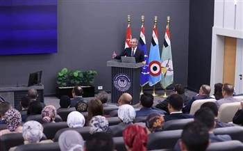 وزير الاتصالات لملحقي الدفاع: "مصر تستهدف إنتاج 15 مليون محمول والتصدير في 2026"