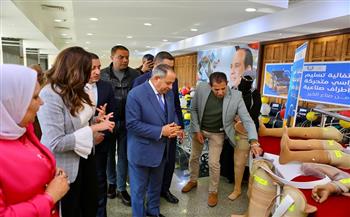 أنشطة مكثفة لصناع الخير في بورسعيد.. قافلة طبية وتوزيع كراسي متحركة وبطاطين لخدمة الأولى بالرعاية