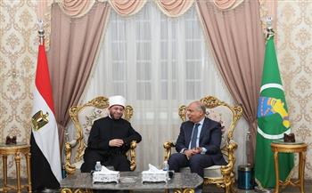 محافظ المنيا يستقبل وزير الأوقاف بديوان المحافظة