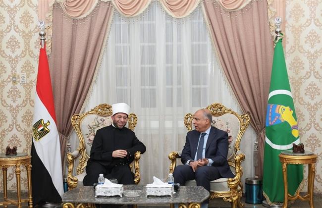 محافظ المنيا يستقبل وزير الأوقاف بديوان المحافظة