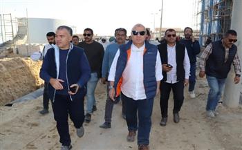 نائب رئيس الشركة القابضة يتفقد محطتي مياه الفيوم لتسريع الإنجاز