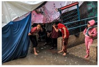 رمضان أبوجزر: الاحتلال يستخدم سوء الأحوال الجوية لتنفيذ مخطط تهجير الفلسطينيين من غزة