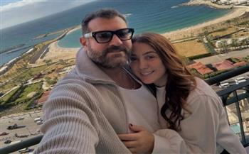 على طريقتها الخاصة.. كندة علوش تحتفل بعيد ميلاد عمرو يوسف 