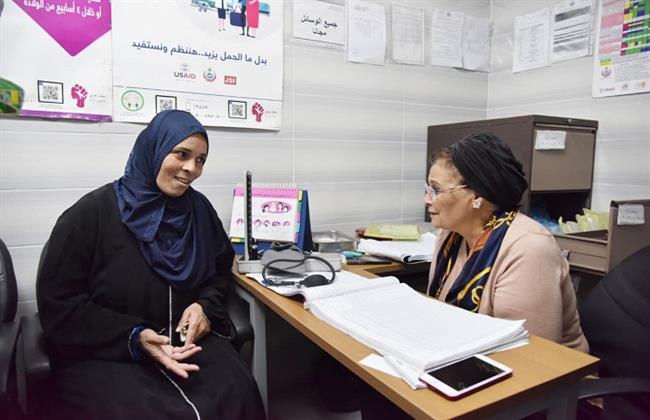 نائب وزير الصحة تجري جولة ميدانية بوحدات الرعاية الأولية بالجيزة وتوجه بحزمة إجراءات لرفع كفاءة الخدمات