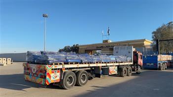 قافلة "زاد العزة" الـ86 تدخل إلى الفلسطينيين بقطاع غزة