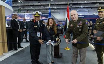 بمشاركة 23 شركة كبرى.. السفيرة الأمريكية واللواء ليهي يفتتحان الجناح الأمريكي في "إيديكس 2025"
