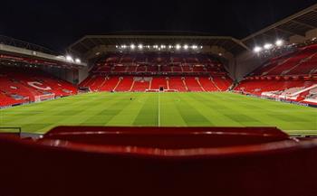 الدورى الانجليزى.. ملعب أنفيلد يتزين لاستضافة مواجهة ليفربول وستدرلاتد الليلة