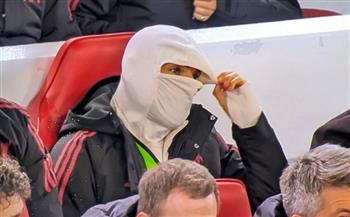 الدورى الانجليزى.. محمد صلاح يظهر بـ "غطاء وجه " على دكة بدلاء سندرلاند 