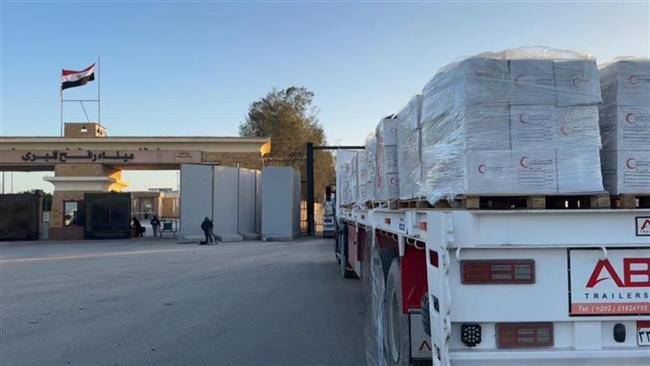 الهلال الأحمر المصري يطلق قافلة «زاد العزة» 105 محملة بسلال غذائية ومواد طبية وشتوية لأهالي غزة