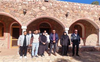 محافظ جنوب سيناء يزور دير الراهبات بوادي فيران لتقديم التهنئة بعيد القديسة كاترين وعيد الميلاد المجيد