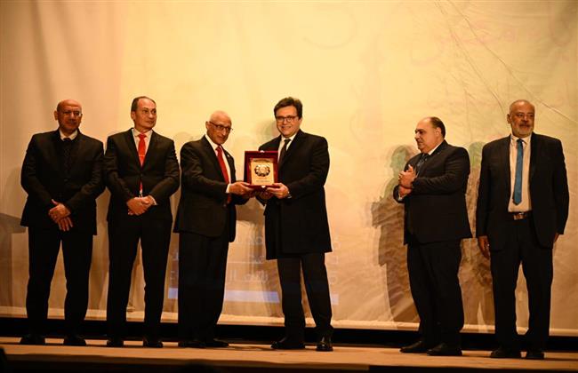 في ختام مؤتمر أدباء مصر بالعريش.. وزير الثقافة يُعلن إطلاق «بيت السرد» والمنصة الرقمية لأندية الأدب 