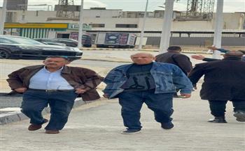 فتوح أحمد أول الحاضرين بجنازة والدة هاني رمزي في كنيسة أبي سيفين بالتجمع الأول