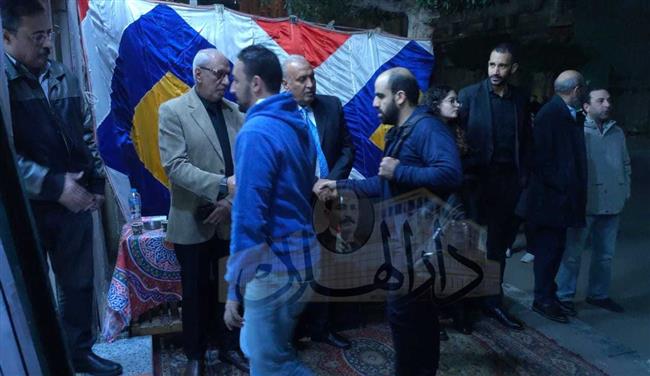 نجوم الفن والصحافة في عزاء المخرج عمرو بيومي 