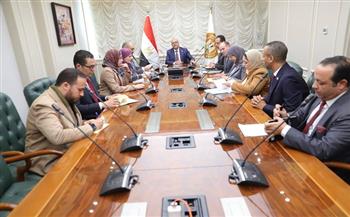 وزير العمل يبحث مع مساعد وزير الاتصالات تسريع إطلاق خدمات الوزارة على «بوابة مصر الرقمية»