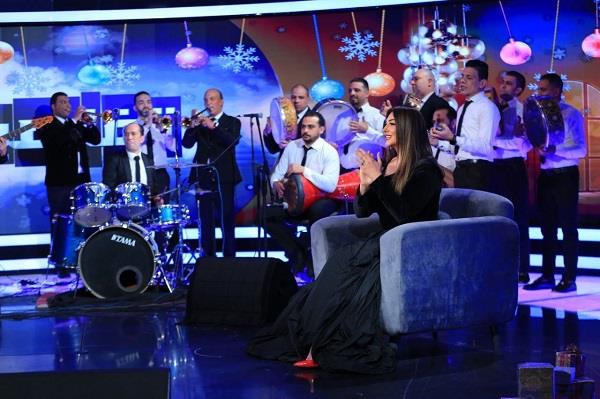 بمناسبة رأس السنة.. المطربة هدى تحتفل بالعام الجديد في «تفاصيل» مع نهال طايل   