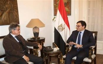 وزير الثقافة يدعم مبادرة مواجهة أخبار السوشيال ويعلن مشروعًا توعويًا جديدًا