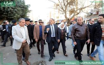 محافظ الشرقية يقود ميدانيا حملة مكبرة لمنع عودة الإشغالات أو الباعة الجائلين