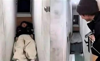 شقة صينية عرضها 30 سم.. لا تسمح للساكن بفرد ذراعه!