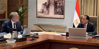  رئيس الوزراء يستعرض مع وزير البترول عددًا من ملفات عمل الوزارة