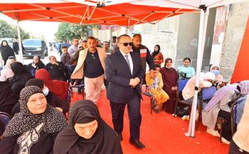 محافظ أسيوط يواصل جولاته على اللجان لمتابعة سير العملية الانتخابية