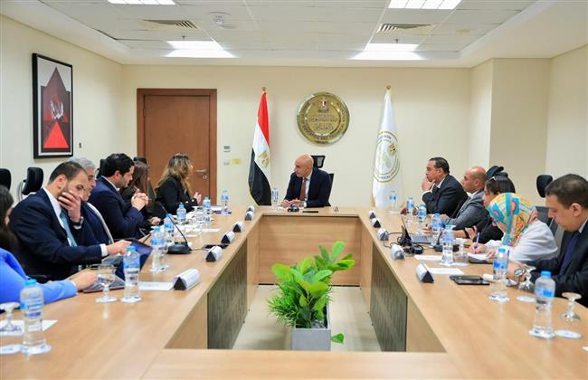 وزير التعليم يستقبل وفد غرفة التجارة الأمريكية لبحث سبل تعزيز التعاون المشترك