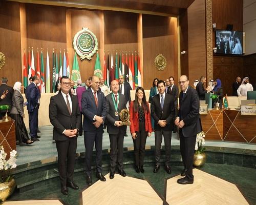 وزير الشباب والرياضة يشهد حفل توزيع جوائز التميز الحكومي العربي 