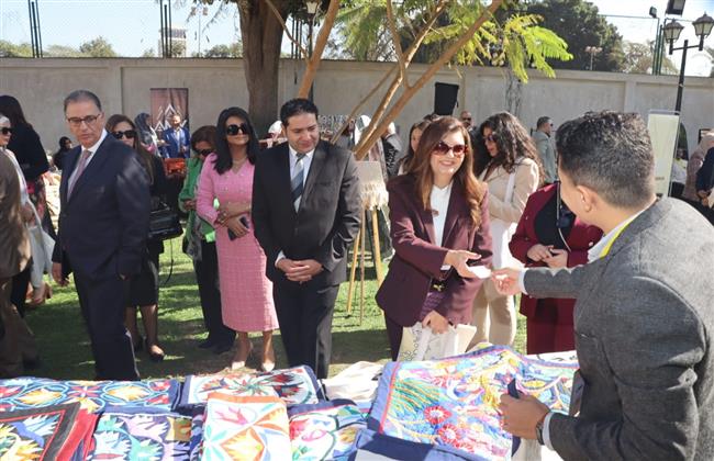 نائب المحافظ يشهد افتتاح معرض الحرف المصرية ضمن المبادرة الرئاسية "مراكب النجاة"