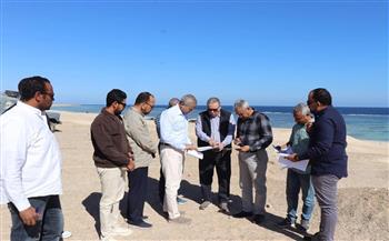 نائب رئيس القابضة لمياه الشرب يتفقد مواقع محطات التحلية بسفاجا والقصير