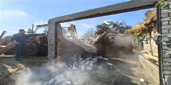 إزالات فورية لحالات تعدي على الاراضي الزراعية والبناء المخالف بأشمون ومنوف والشهداء  