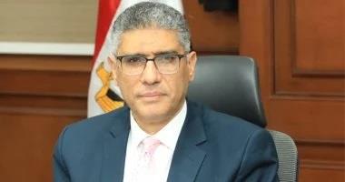 محافظ الجيزة: توريد 20 ماكينة غسيل كلوي لدعم المستشفيات الحكومية