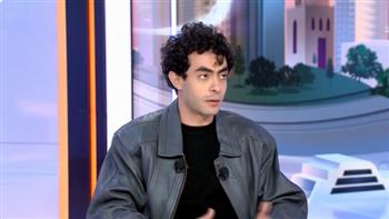 «بعد فوزه كأول مصري بجائزة قرطاج المسرحية».. أحمد أبوزيد: أشعر بسعادة كبيرة