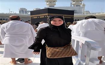بأجواء روحانية.. رنا رئيس تشارك جمهورها صور من تأديتها مناسك العمرة  