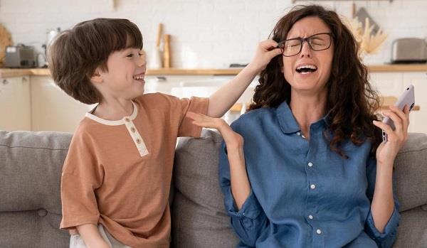 للأمهات.. سلوكيات طفلك المزعجة قد تكشف عن ذكائه العاطفي