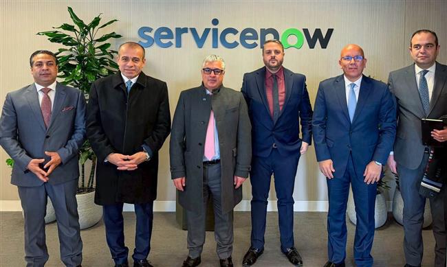 رئيس اقتصادية قناة السويس يلتقي شركات أمريكية لتعزيز التعاون في التكنولوجيا والطاقة  