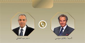 وزير الخارجية ومدير وكالة الطاقة الذرية يبحثان هاتفيًا التعاون الثنائي 