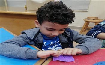 ورشة فنية بقصر ثقافة الأنفوشي لتصميم عناصر نباتية بالصلصال والطين