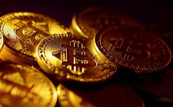 "بيتكوين" تسجل تراجعًا أسبوعيًا وتتخلى عن مستوى 90 ألف دولار