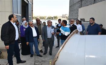 رئيس القابضة لمياه الشرب يتابع منظومة العمل بشركة الجيزة