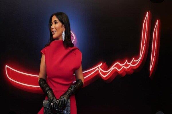 منى زكي تشارك جمهورها لحظات من العرض الخاص لفيلم «الست»