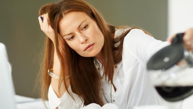 هل بحثك عن السعادة وراء فقدانك للسلام النفسي؟.. اعرفي التفاصيل