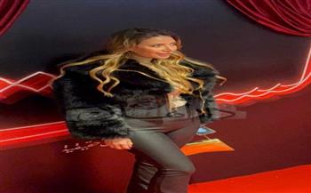 بدء توافد الحضور على الريد كاربت في العرض الخاص لفيلم «الست»